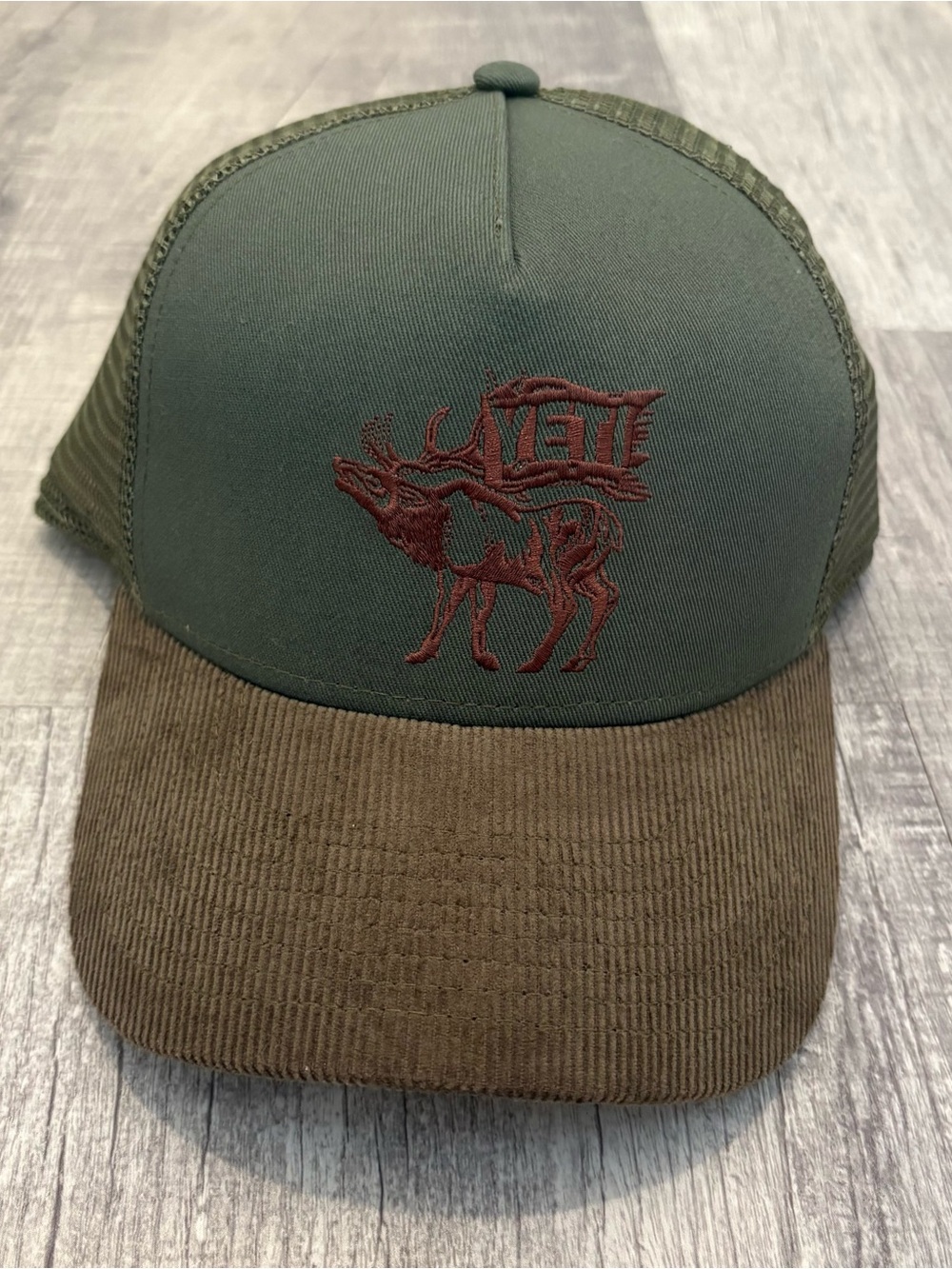 NWT Yeti Elk Flag Trucker Hat Smoke Gray Mesh Snapback Cap Adjustable